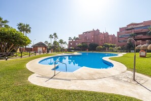 Pool - Apartmento en Torrox Costa with Mountain View, Sea View, Pool, Jacuzzi, Wi-Fi, A/C, Terrace & Garden (Torrox Costa)