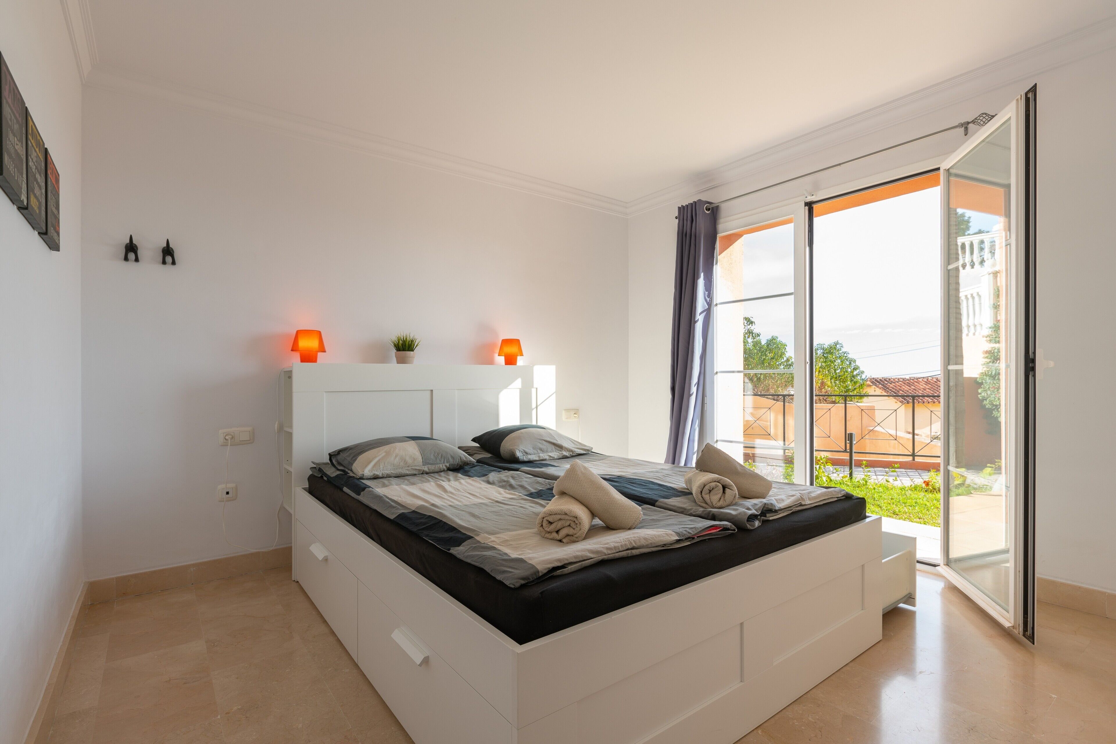 3 habitaciones, tabla de planchar con plancha y wifi gratis 