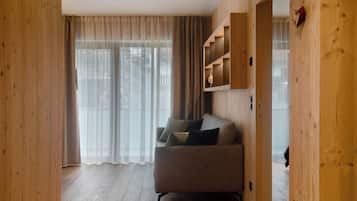 Fernseher, Tischtennisplatte