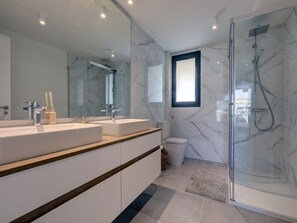 Bathtub