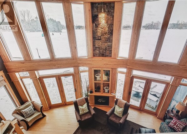 TV connectée, cheminée