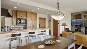 Condo, 2 Bedrooms | Private kitchen