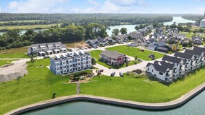 Exterior - 360 Degree Rooftop Views - Perfect for Eagle Watching (Ottawa)
