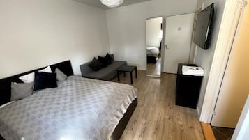 Quarto quádruplo família | Escrivaninha, espaço de trabalho para notebook