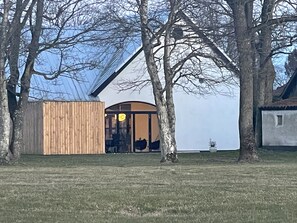 Garden view - Essenbaekgaard B&B (Randers)