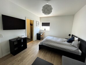 家庭四人房 | 办公桌、笔记本电脑工作区、熨斗/熨板、旅行婴儿床