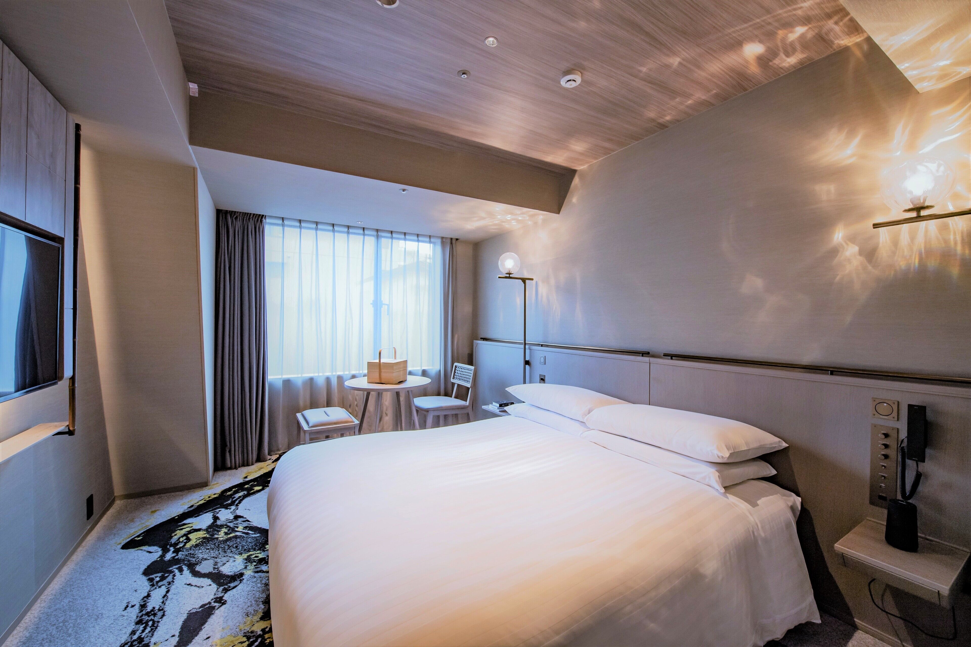 Tallelokero huoneessa, ilmaiset vauvansängyt, ilmainen Wi-Fi