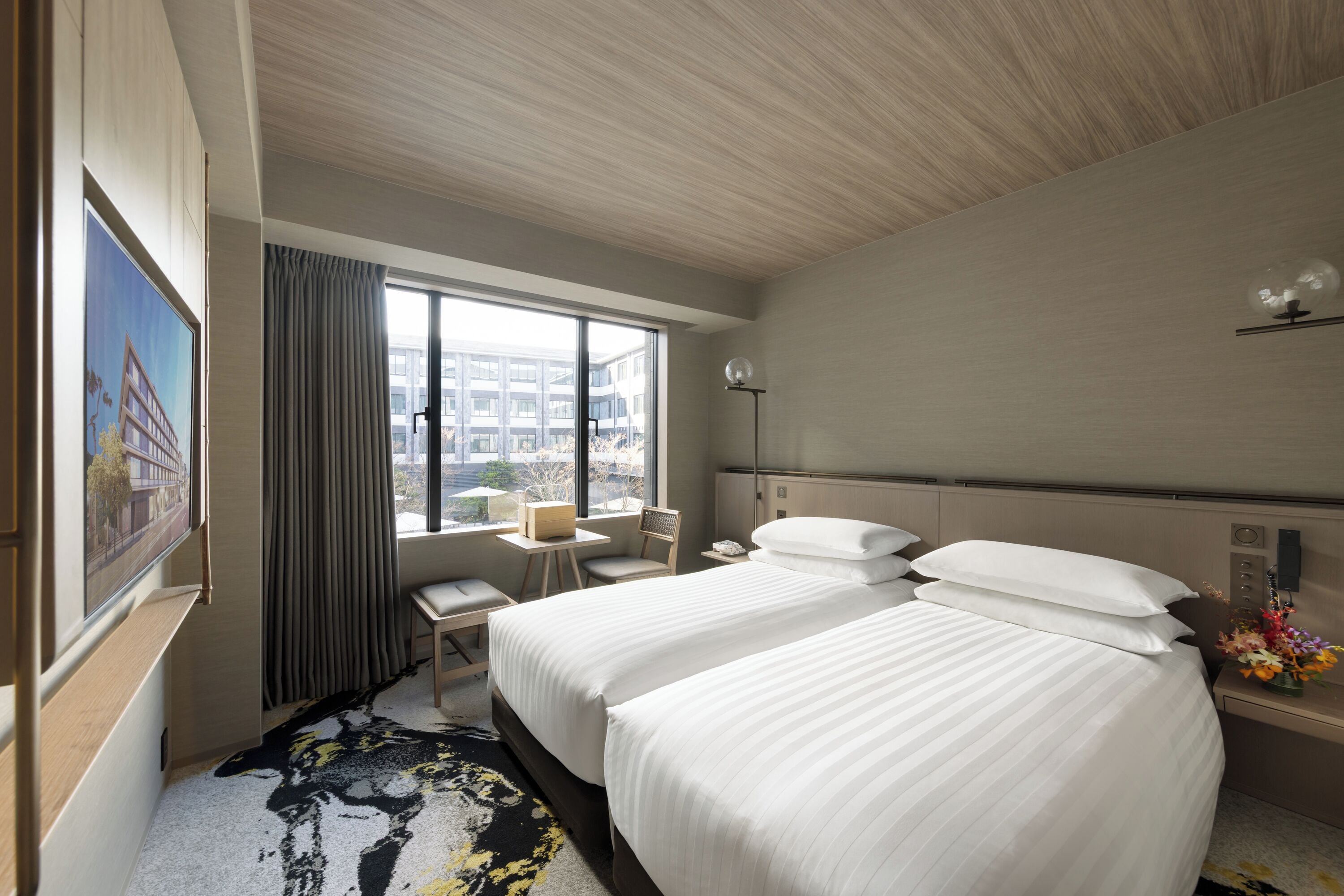 Tallelokero huoneessa, ilmaiset vauvansängyt, ilmainen Wi-Fi