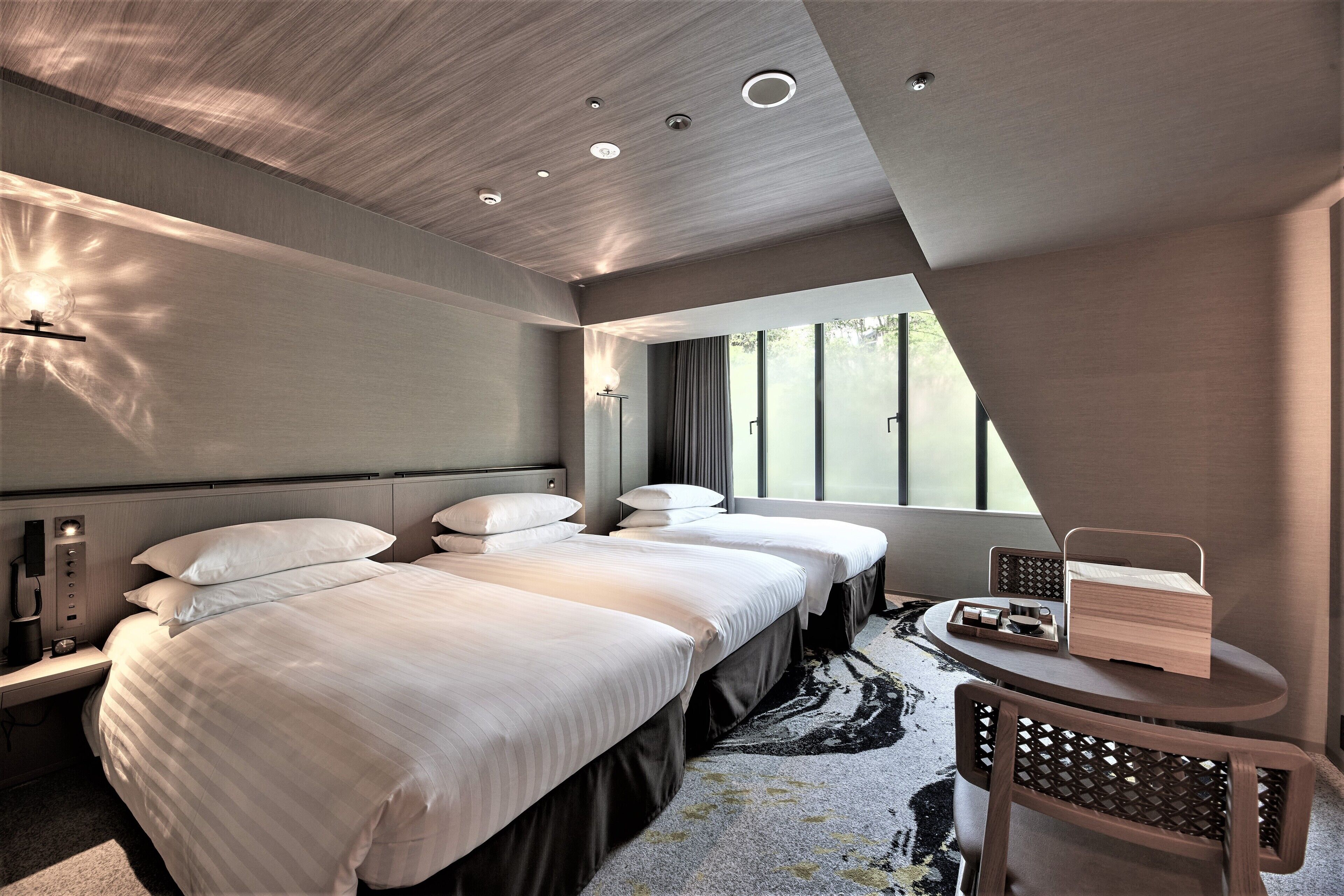 Tallelokero huoneessa, ilmaiset vauvansängyt, ilmainen Wi-Fi