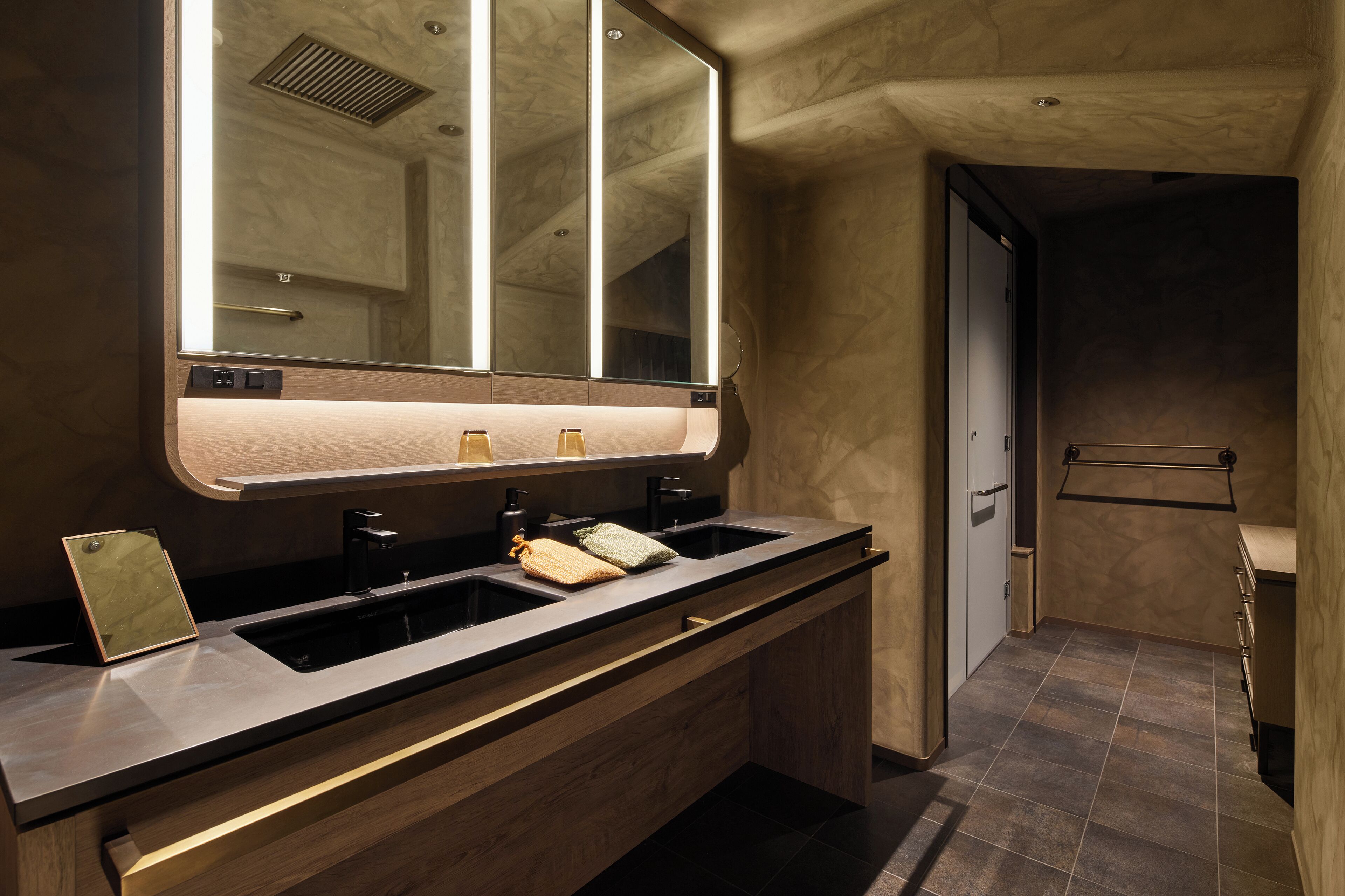 1 bedroom, in-room safe, free wifi, bed sheets