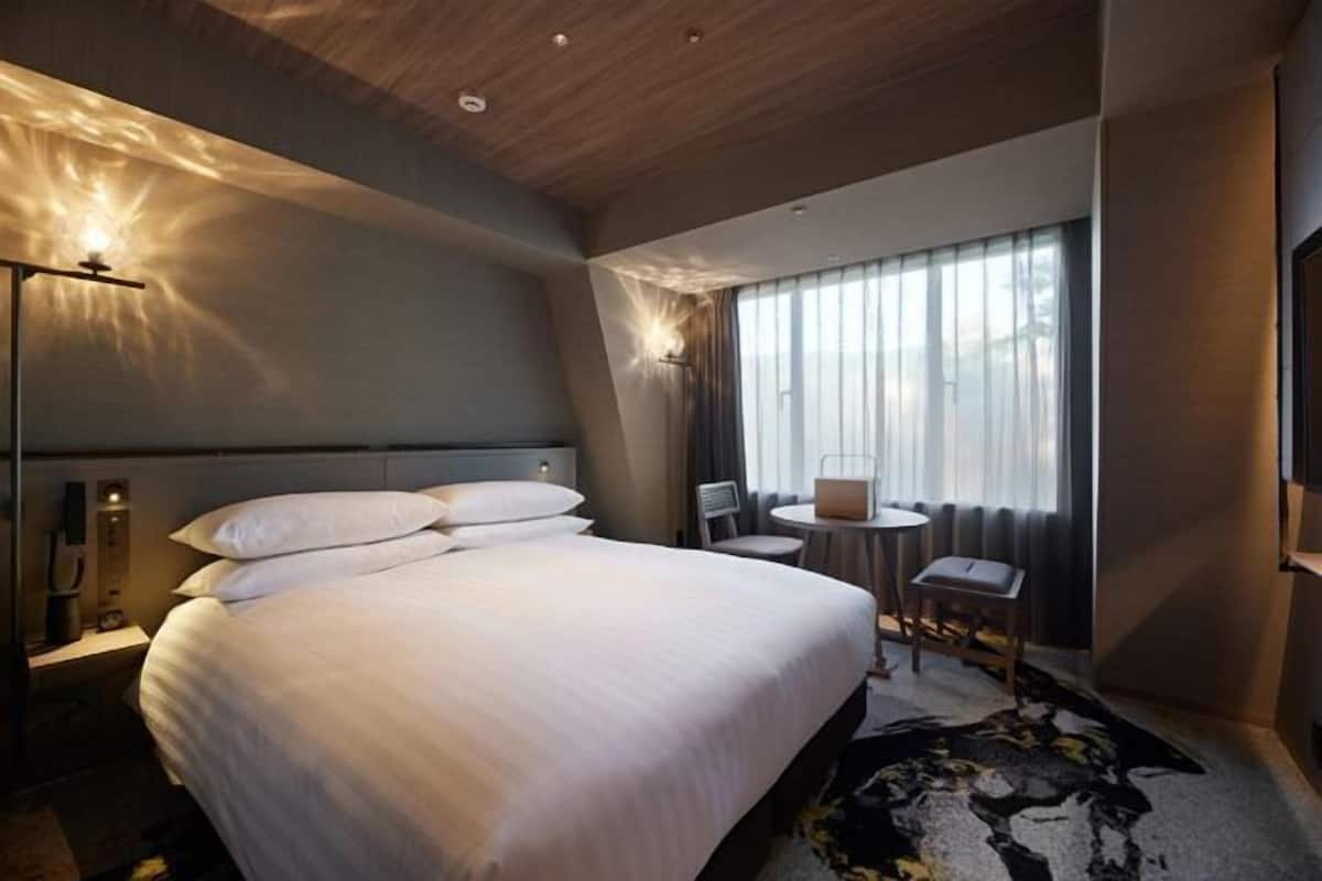 In-room safe, free WiFi, bed sheets, wheelchair access