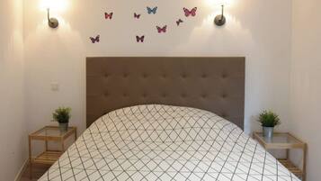 2 slaapkamers, een strijkplank/strijkijzer, reisbedje, gratis wifi