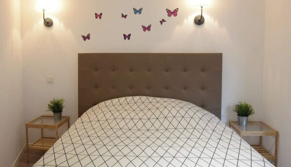 2 chambres, fer et planche à repasser, lit parapluie, Wi-Fi gratuit