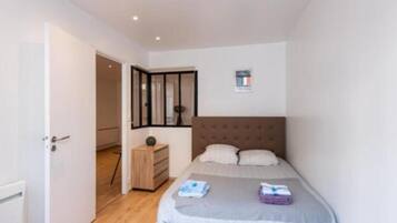 2 bedrooms, iron/ironing board, travel crib, free WiFi