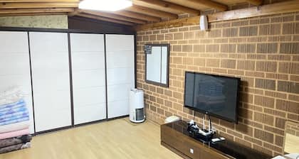 Sokcho Haeoleumhouse