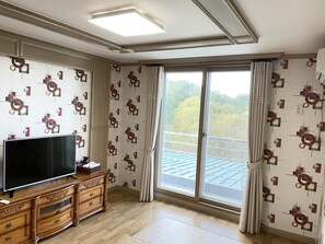 Basic Room, 1 Bedroom (101ho) - Sokcho Haeoleumhouse (Sokcho)