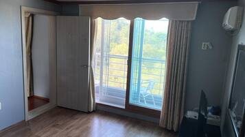 Basic Room, 1 Bedroom (301ho) | 1 bedroom, free WiFi
