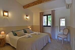 2 chambres, fer et planche à repasser, lit parapluie, Wi-Fi gratuit