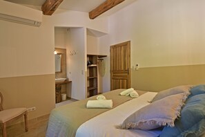 2 chambres, fer et planche à repasser, lit parapluie, Wi-Fi gratuit