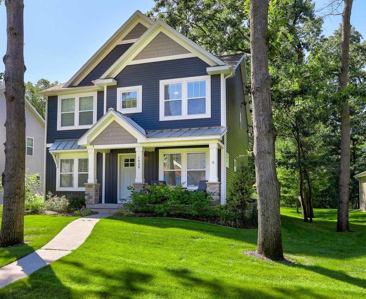 Chapel Point | 5 BR | Near Lake Michigan