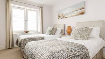 Cottage | 3 bedrooms, individually decorated, individually furnished, free WiFi