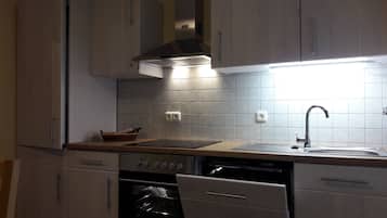 Kühlschrank, Herdplatte, Geschirrspüler
