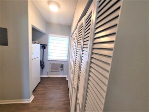 Interior - Renovated and Ready....Studio Condo in lovely Island Resort Complex....Close to (Marco Island)