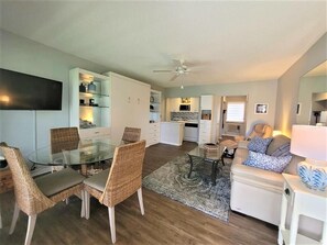 Interior - Renovated and Ready....Studio Condo in lovely Island Resort Complex....Close to (Marco Island)