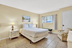 3 bedrooms, free WiFi, bed sheets - 3 Bedroom Standard Shoreline,  Steps to Beach; Pool! Sleeps 8!  First Floor Cond (Panama City Beach)