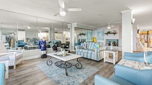 Interior - 3 Bedroom Standard Shoreline,  Steps to Beach; Pool! Sleeps 8!  First Floor Cond (Panama City Beach)