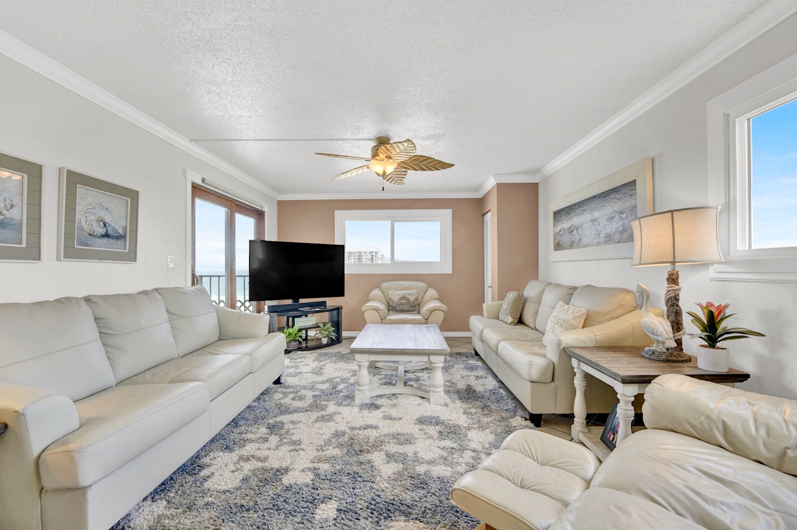 3 Bedroom Deluxe Shoreline
