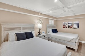 4 室のベッドルーム、WiFi (無料)、ベッドシーツ