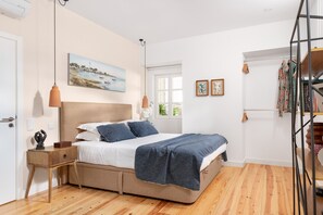 1 Schlafzimmer, Zimmersafe, Schreibtisch, Bügeleisen/Bügelbrett