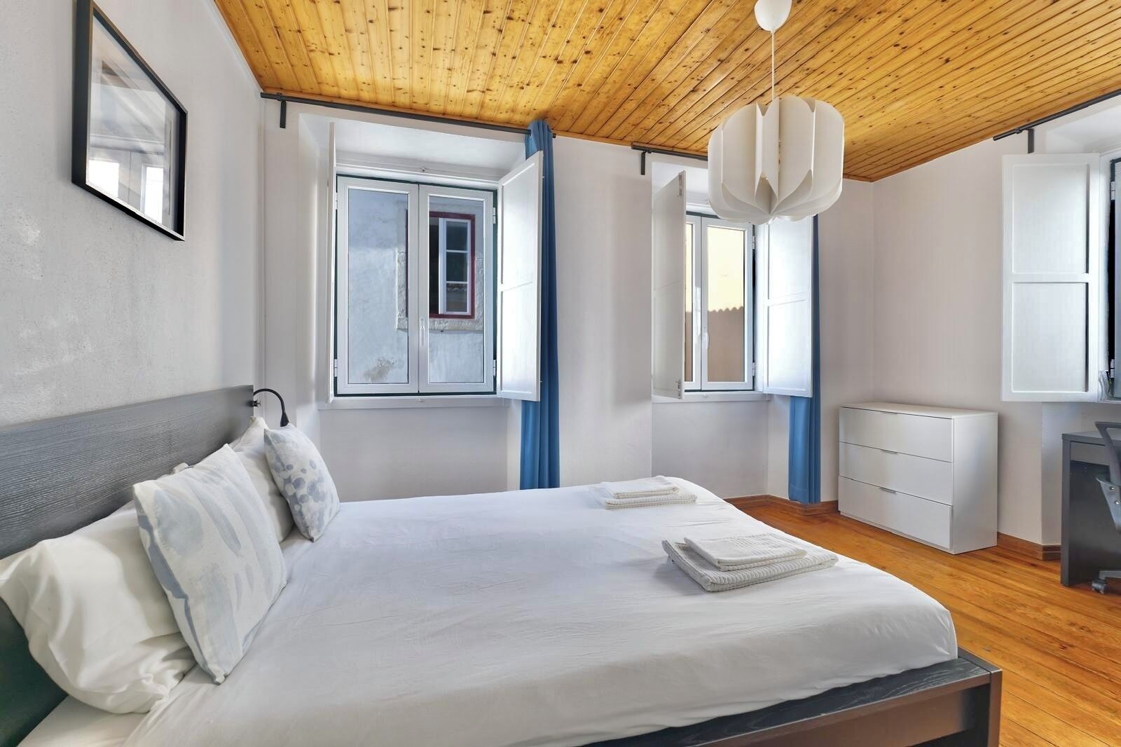 2 chambres, bureau, fer et planche à repasser, Wi-Fi gratuit