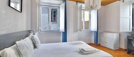 2 bedrooms, desk, iron/ironing board, free WiFi