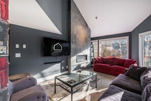 TV, fireplace - Private Hot Tub | Pets | Large deck | Free Parking (Whistler)