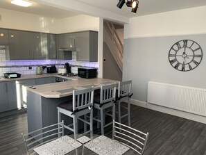 Fridge, microwave, oven, stovetop - Modern Fully refurbished 3 bedroom home (Blackpool)