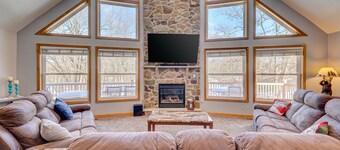 Stunning 6 bdrm Pocono Chalet, game room, Hot Tub & 2 blocks to lake and pools.