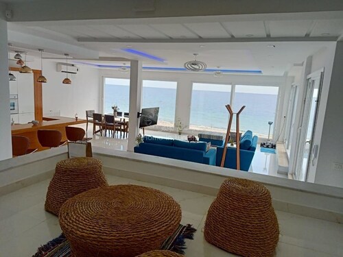 Luxury waterfront S+2 apartment