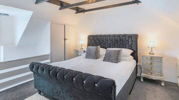4 chambres, fer et planche à repasser, lit parapluie, Wi-Fi gratuit
