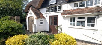 Cottage with Pool & Garden, Groups & Dog Friendly! Chichester Holiday Properties