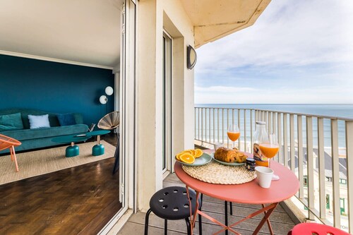 SKY • KEYWEEK 2 bedroom sea view apartment in the center of Biarritz