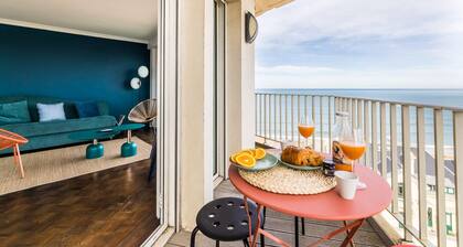 SKY • KEYWEEK 2 bedroom sea view apartment in the center of Biarritz