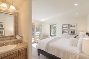 4 bedrooms, desk, iron/ironing board, free WiFi