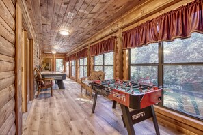 House, Multiple Beds (Suite Spot #242) | Games room - Suite Spot #242 (Pigeon Forge)