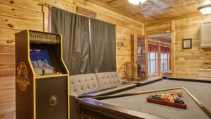 Ferienhaus, Mehrere Betten (Suite Spot #242) | Spielezimmer