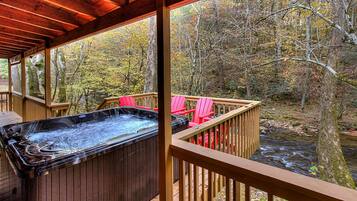 House, Multiple Beds (Rippling Waters #278) | Outdoor spa tub