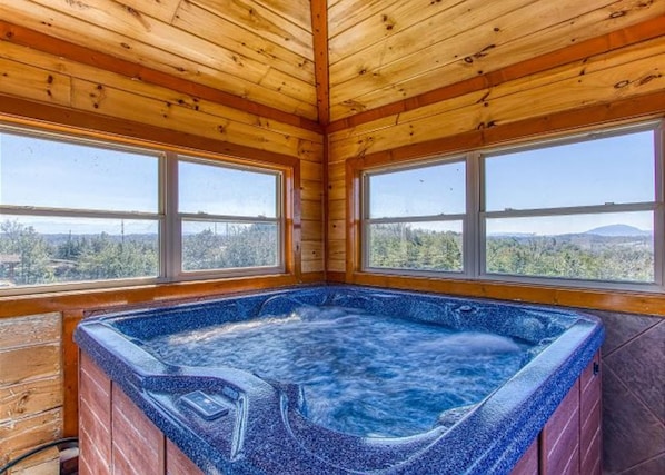 House, Multiple Beds (Bear Foot Lodge #308) | Spa