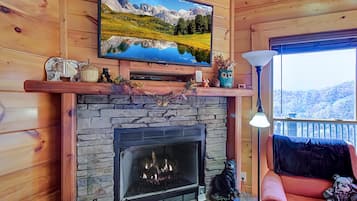 House, Multiple Beds (Bearview Heights #244) | Living area