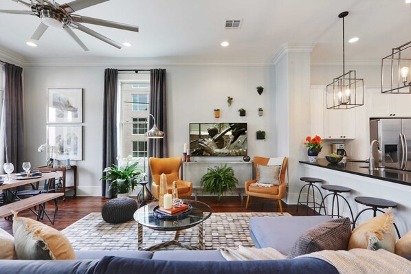 スマートテレビ、書斎 / ワークスペース